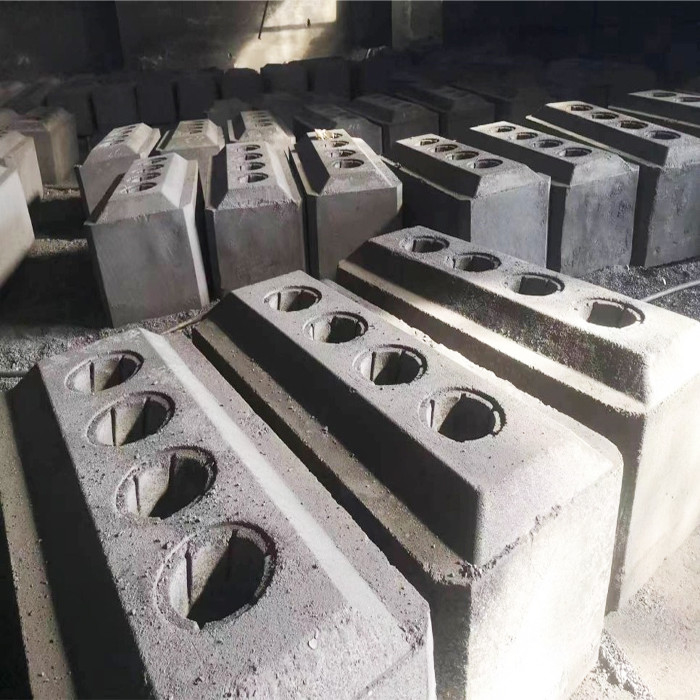 स्पष्ट घनत्व 1.5-1.7 G/cm3 एनोड कार्बन ब्लॉक अनुकूलित राख सामग्री 0.3-0.5%