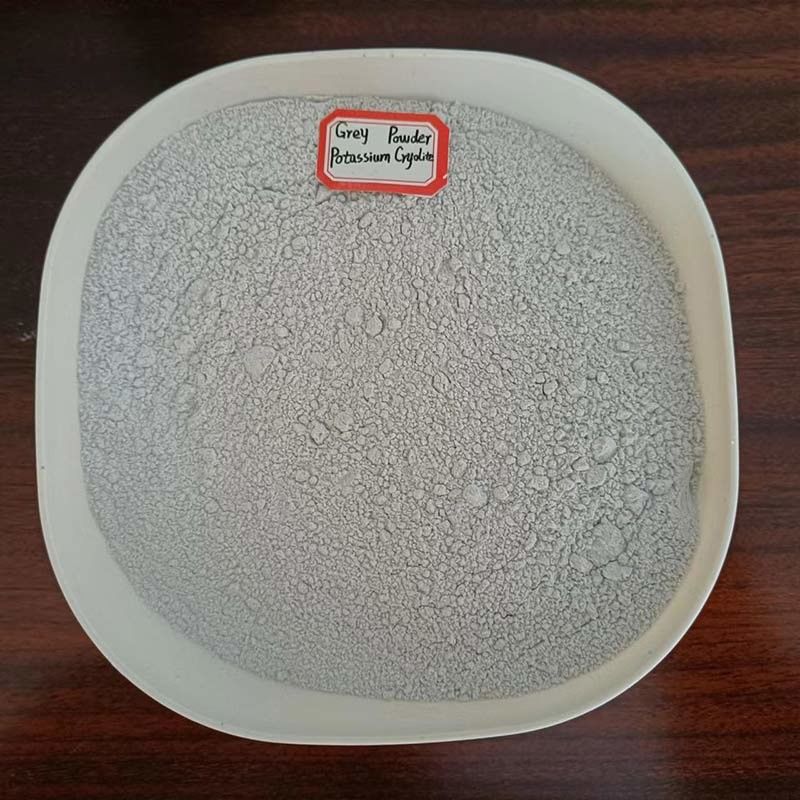 पोटेशियम क्रायोलाइट पानी में अघुलनशील सफेद पाउडर वेल्डिंग सोल्डरिंग और एल्यूमीनियम विनिर्माण प्रक्रियाओं में प्रवाह के रूप में प्रयोग किया जाता है
