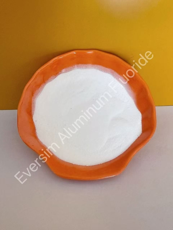 रासायनिक उत्पाद 99% एल्यूमीनियम फ्लोराइड AlF3 एल्यूमीनियम इलेक्ट्रोलिसिस रासायनिक उत्पाद के लिए